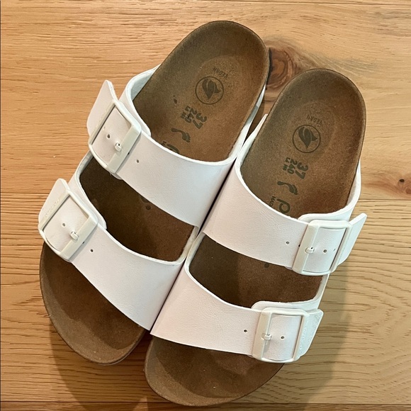 Birkenstock Women's White Sandals - Picture 1 of 5